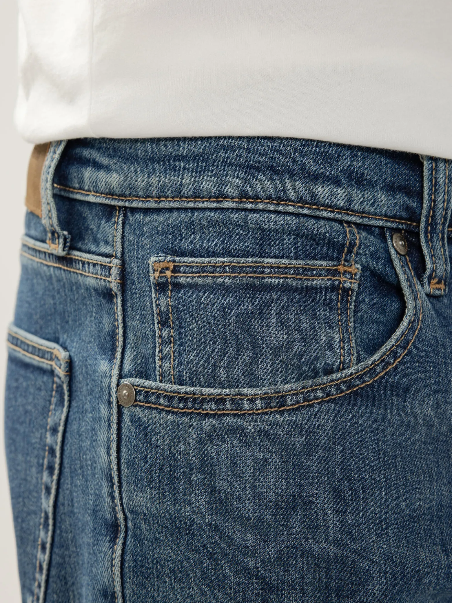 Knox Modern Loose Fit Tapered Leg Jeans