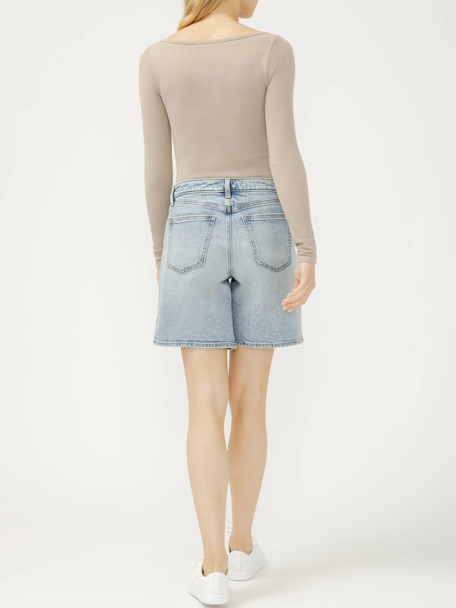 Loose & Low Low Rise Shorts