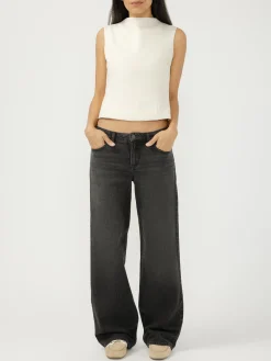 Loose & Low Low Rise Straight Leg Jeans