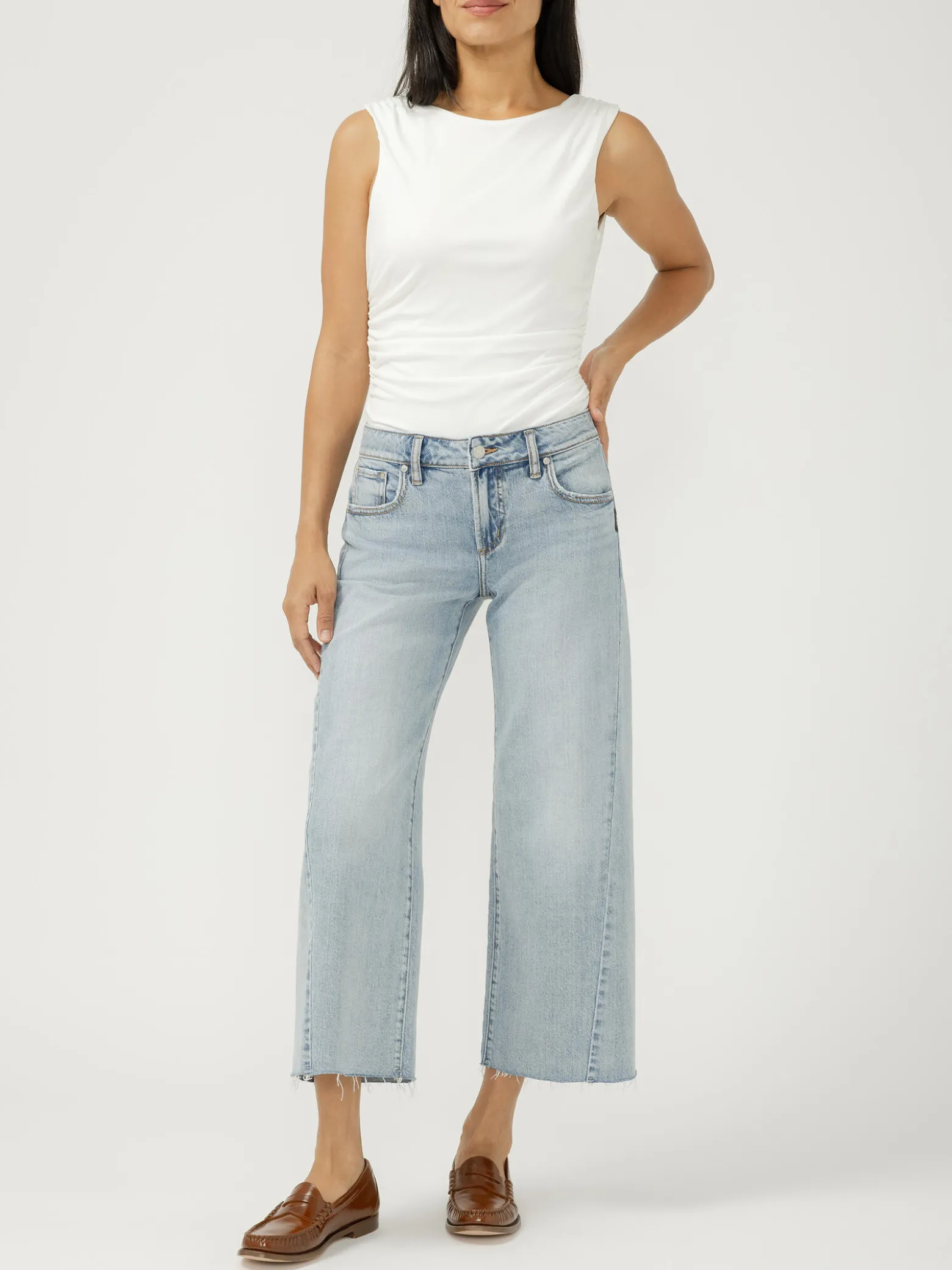 Suki Mid Rise Cropped Wide Leg Jeans