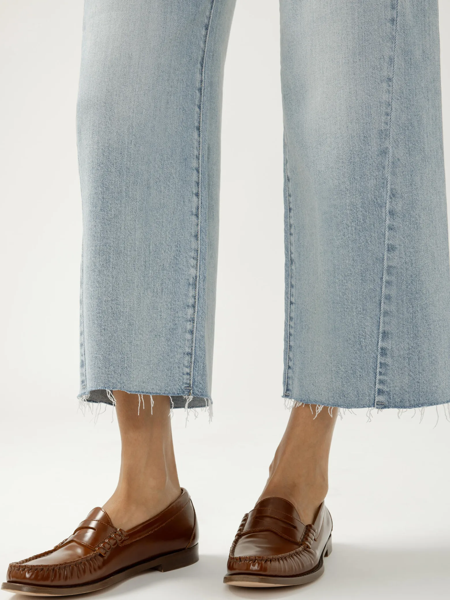 Suki Mid Rise Cropped Wide Leg Jeans