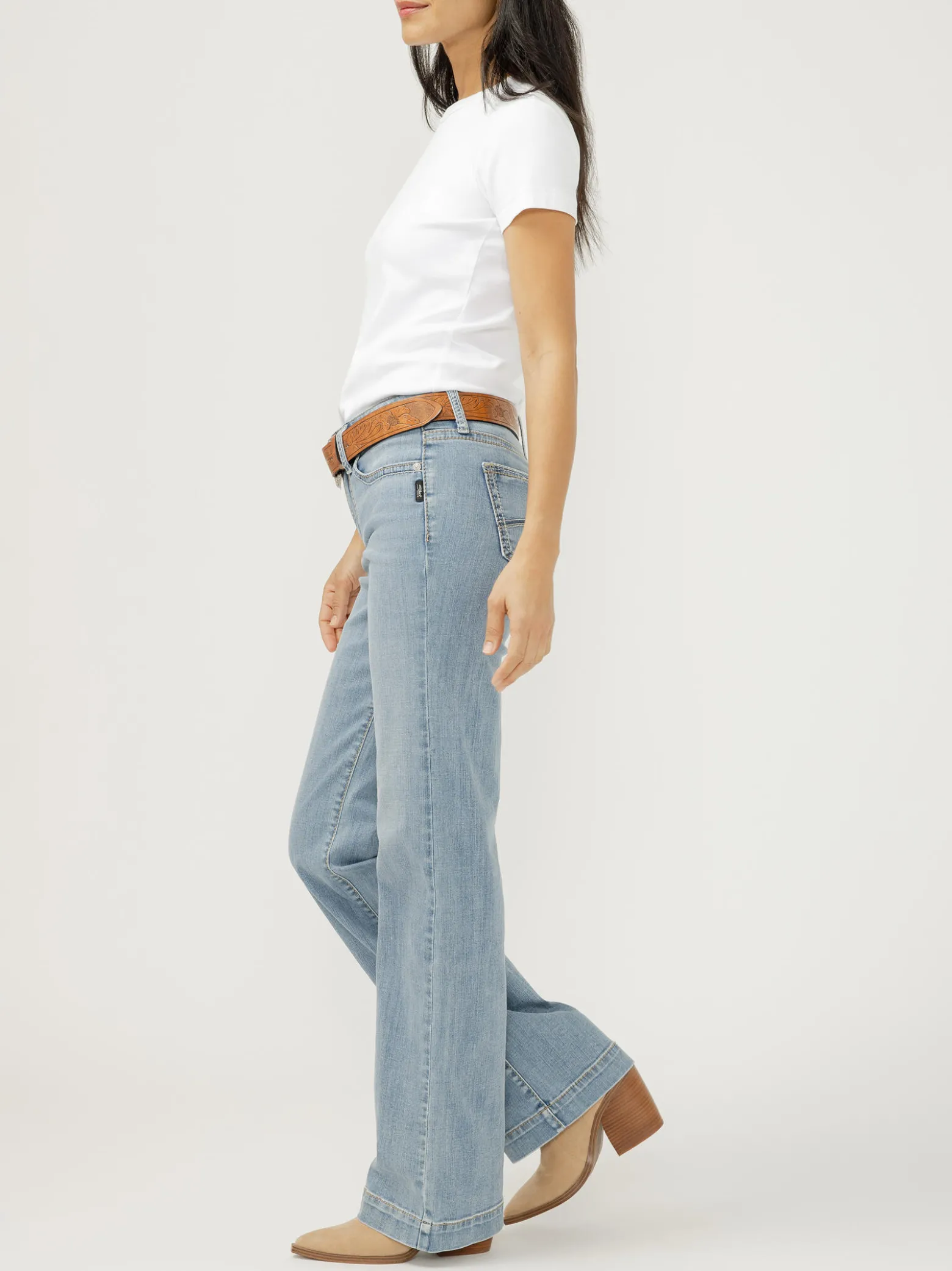 Suki Mid Rise Trouser Leg Frontier Strong Jeans