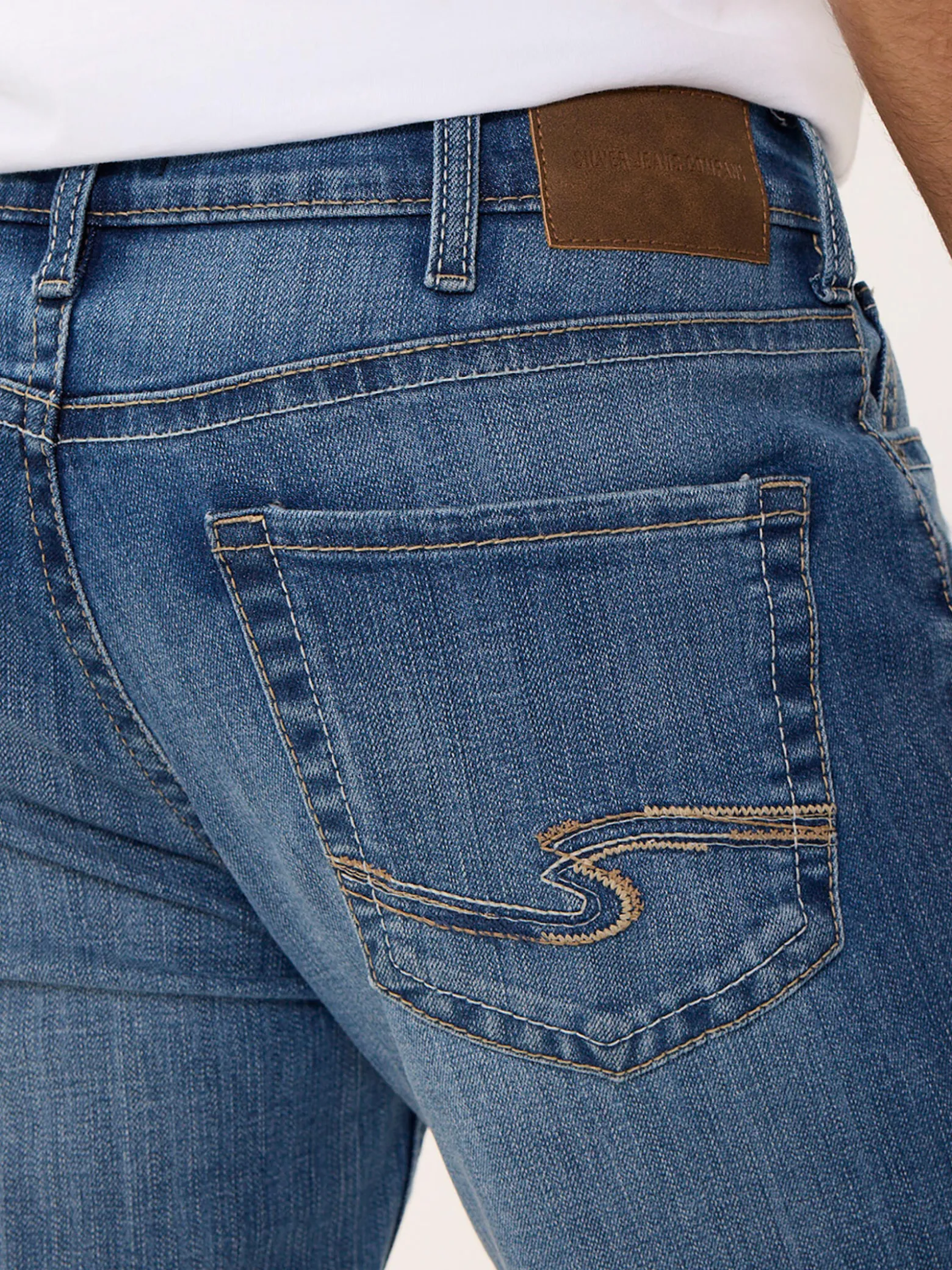 Zac Relaxed Fit Straight Leg Frontier Strong Jeans